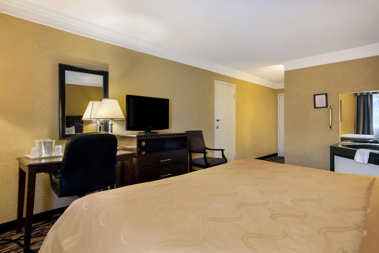 Quality Inn And Suites Fairgrounds - Syracuse Seneca Knolls Exteriér fotografie