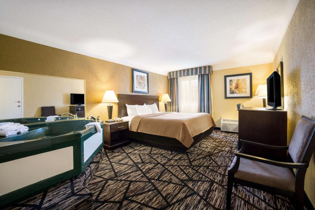 Quality Inn And Suites Fairgrounds - Syracuse Seneca Knolls Exteriér fotografie